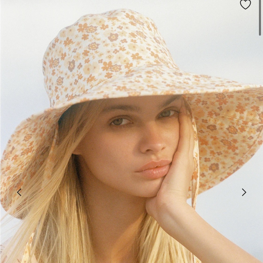 NWT lack of color hat